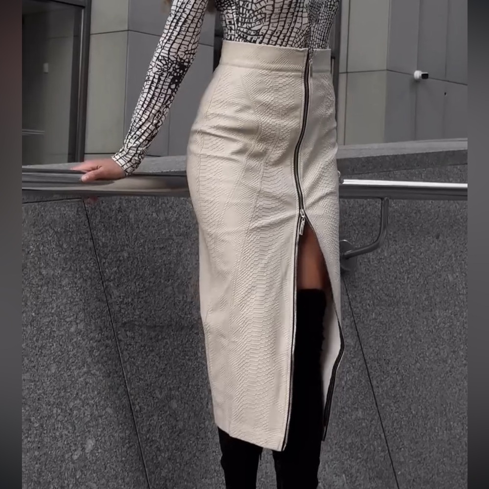 Elegant Cream Zipper Skirt Snake Skin Midi Maxi
